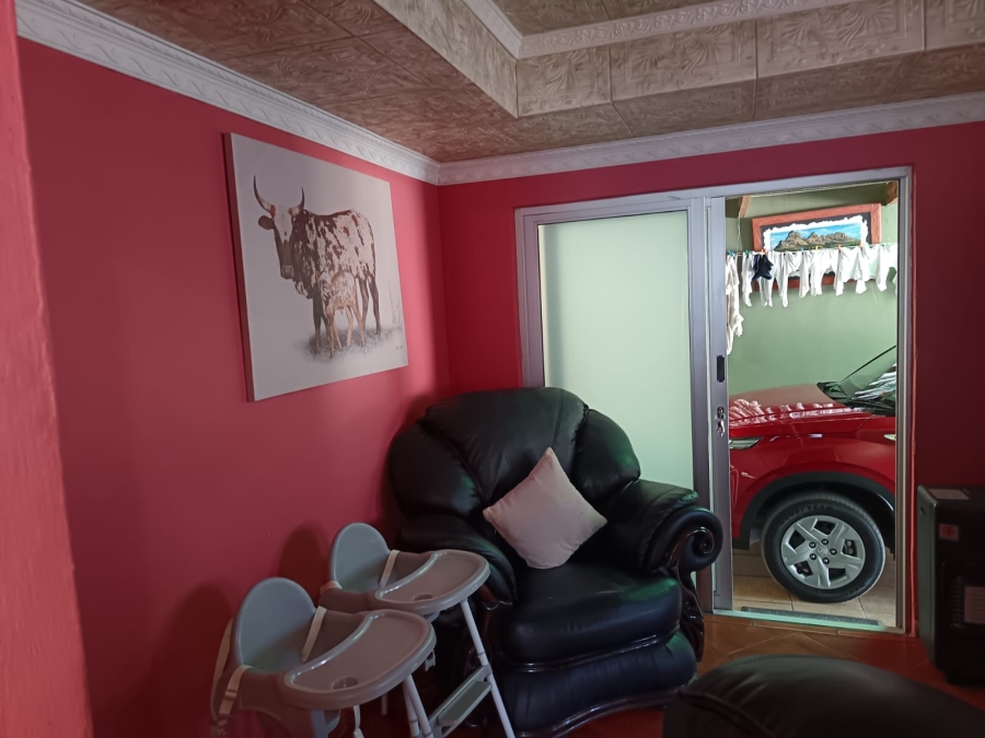 3 Bedroom Property for Sale in Umrhabulo Triangle Western Cape